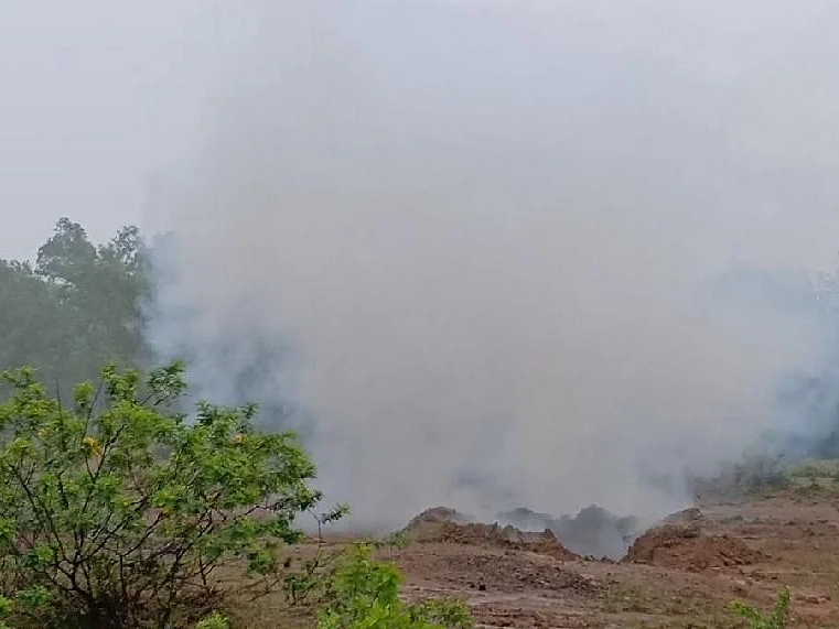 `வீட்டிலே வெடித்திருந்தால்..?!’- செங்கல்பட்டில் செயலிழக்க வைக்கப்பட்ட 104 ராணுவ வெடிகுண்டுகள்