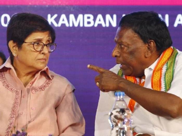 விஸ்வரூபம் எடுக்கும் சூதாட்ட விடுதி விவகாரம்! - முட்டிக்கொள்ளும் கிரண் பேடி, நாராயணசாமி
