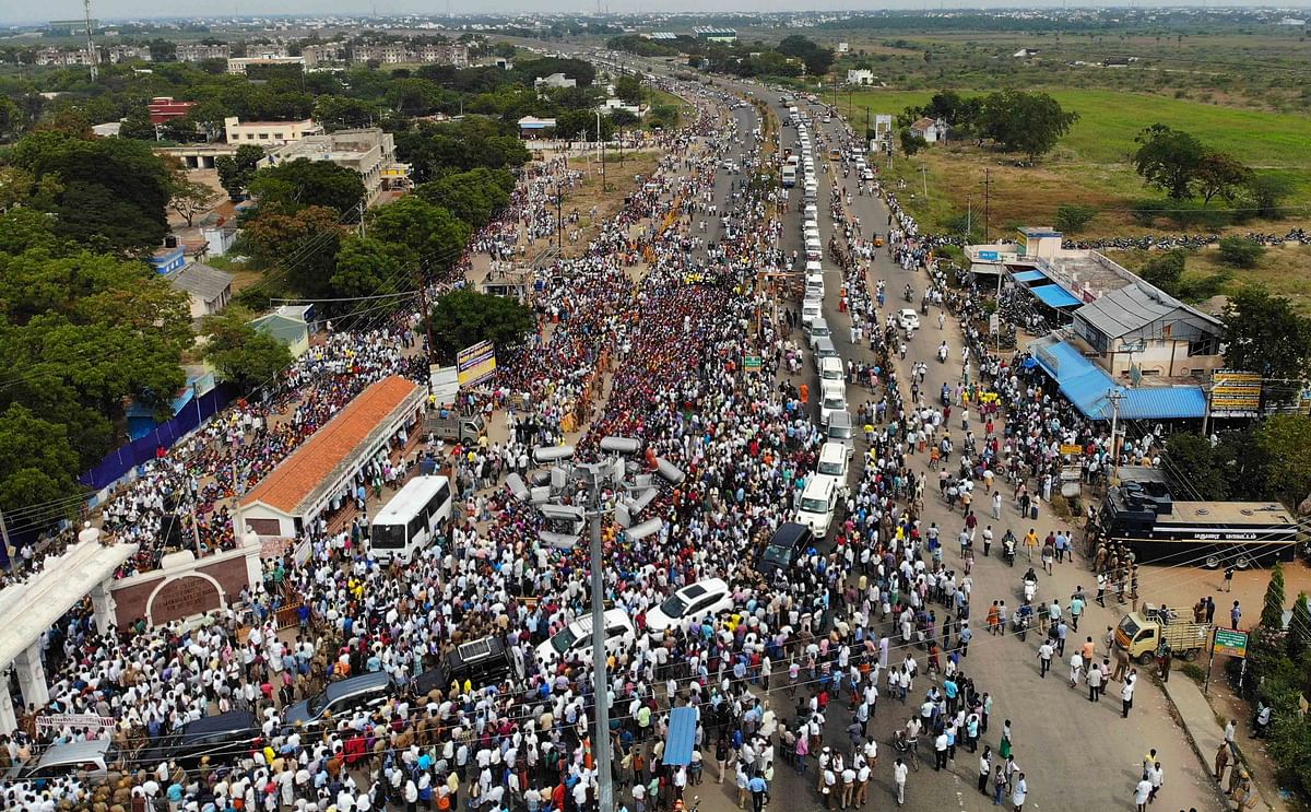 விருதுநகரில் பட்டாசு தொழிலாளர்களின் போராட்டம். 