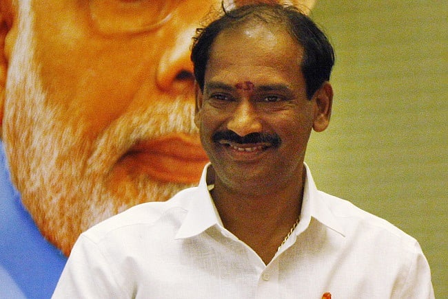 நகைகளை மோசடி செய்து தலைமறைவான தோழி?! - புதுச்சேரி பாஜக தலைவரின் மனைவி அதிர்ச்சி