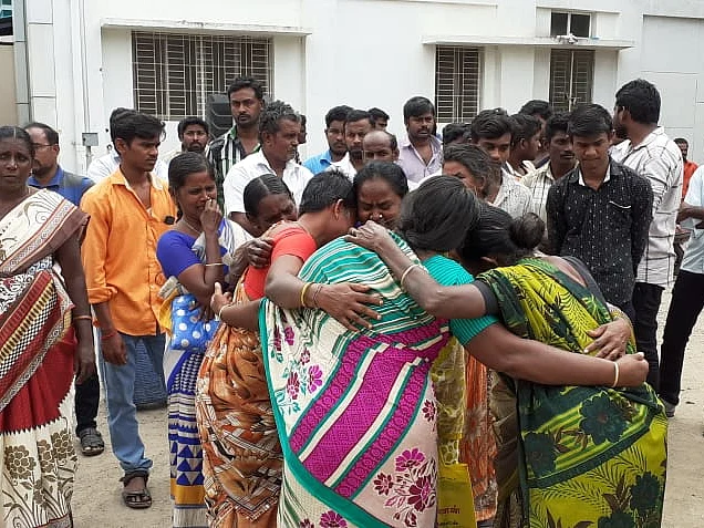`செத்தா செத்துட்டு போ... தடுத்தா சிறை!'- உயர்மின் அழுத்தக் கோபுரத்தால் சேலம் விவசாயி தற்கொலை?