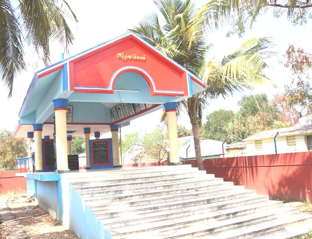மேலவளவு நினைவிடம்
