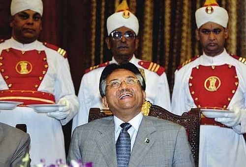 பாகிஸ்தான் முன்னாள் அதிபர் முஷரஃப்