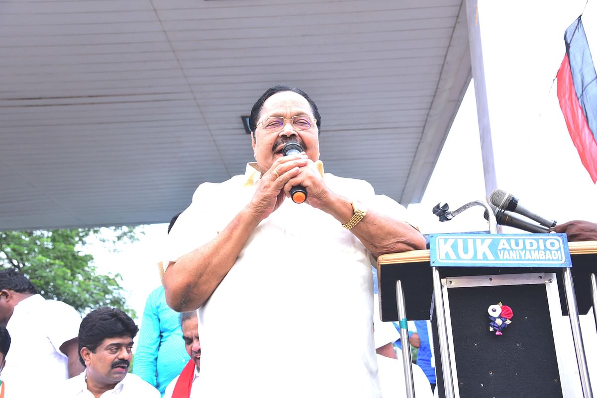 `துரைமுருகனின் யோசனை சாத்தியமில்லை!' - போக்குவரத்து நெரிசலில் தவிக்கும் வேலூர்