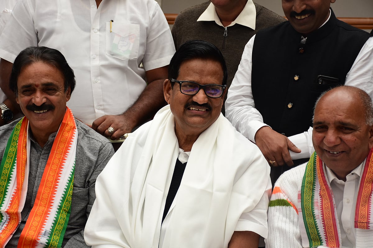 ``மெரினாவில் பேனா சின்னம்; எதிர்ப்பவர்கள் டிஎன்ஏ பரிசோதிக்கப்படணும்