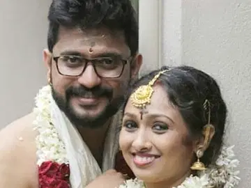 ``என்னைக் கைது பண்ணாங்க ஓகே; ஆனா ஸ்டேஷன்ல என்ன நடந்துச்சு தெரியுமா?!" - ஜெயஶ்ரீ கணவர் ஈஸ்வர்
