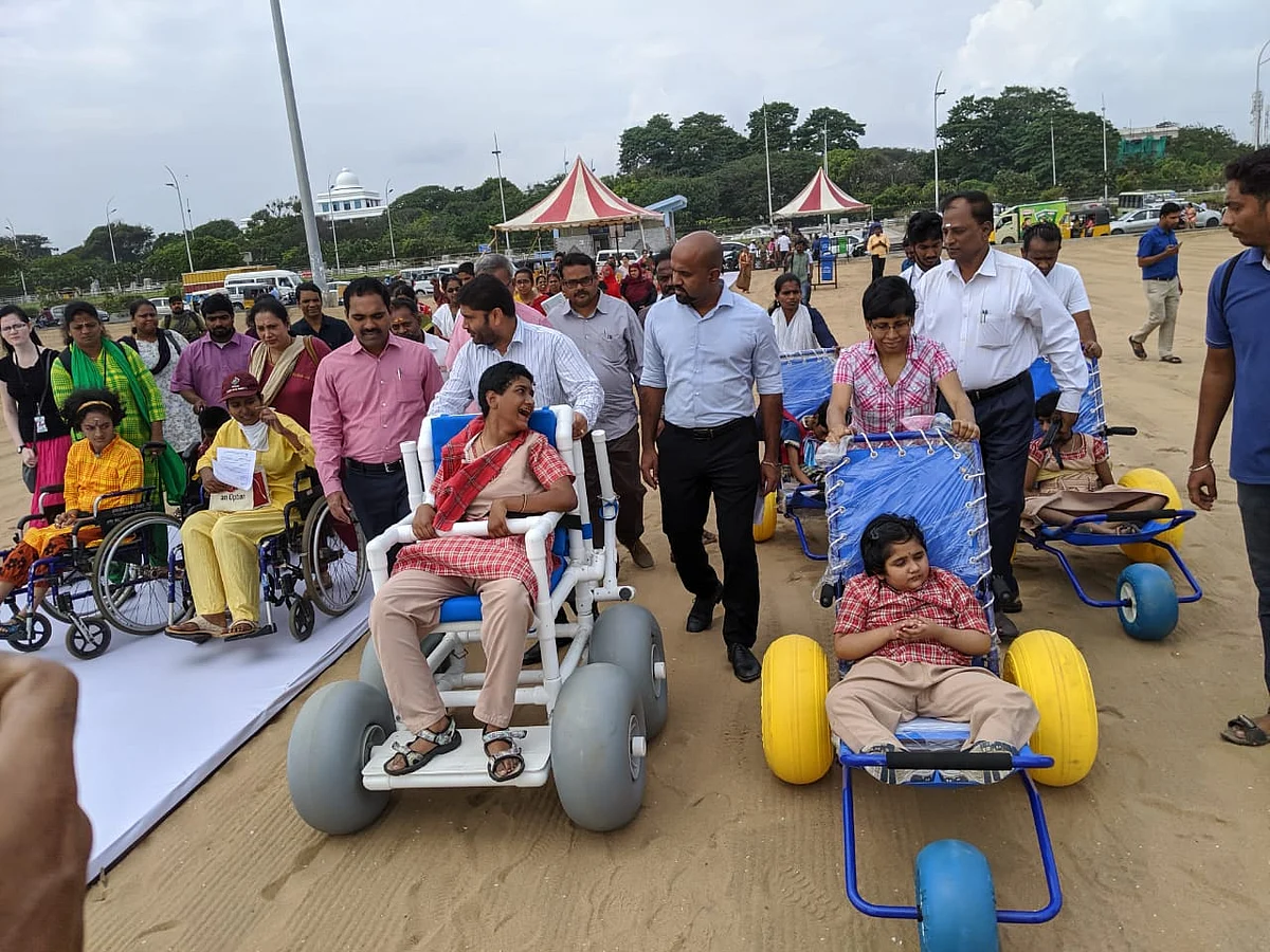 ``இனி எப்போது வேண்டுமானாலும் கடலுக்குச் செல்லலாம்!" - மாற்றுத்திறனாளிகளுக்கு மகிழ்ச்சி செய்தி