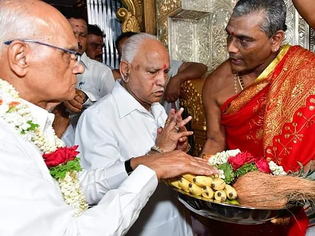 `கேரள ஜோதிடர்களின் அறிவுரை.. புது கார்.. வீட்டுச் சிறை?'- எடியூரப்பாவின் `கிரகண சர்ச்சை'!