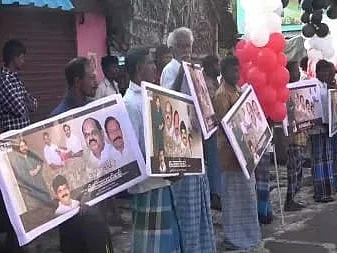 `பேனர் கட்டத்தானே கூடாது..!’- புதுக்கோட்டை அ.தி.மு.க-வினரின் புது டெக்னிக்
