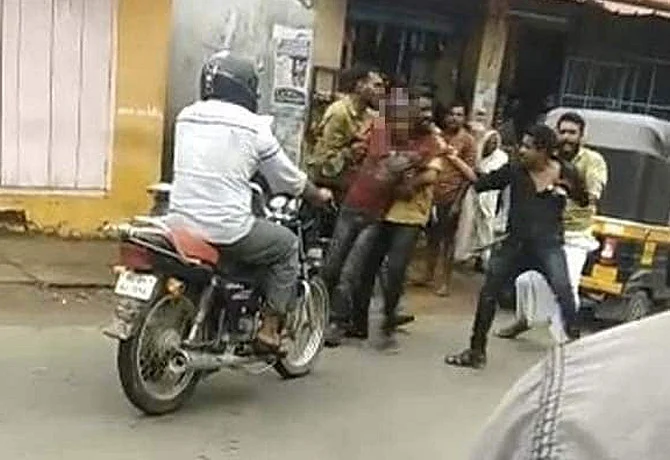 அஜீஸை தாக்கும் காட்சிகள்