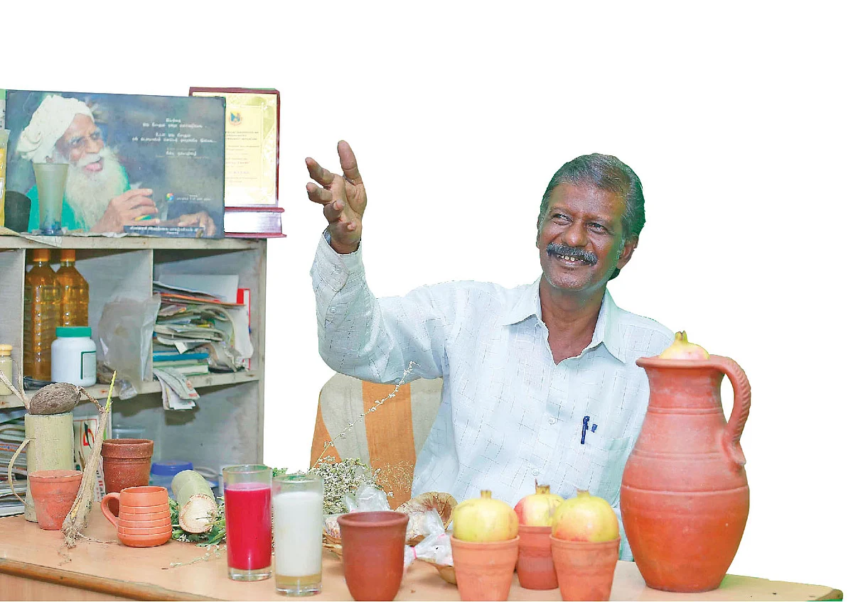 மூலிகைச் சாறுகளுடன் மாறன்