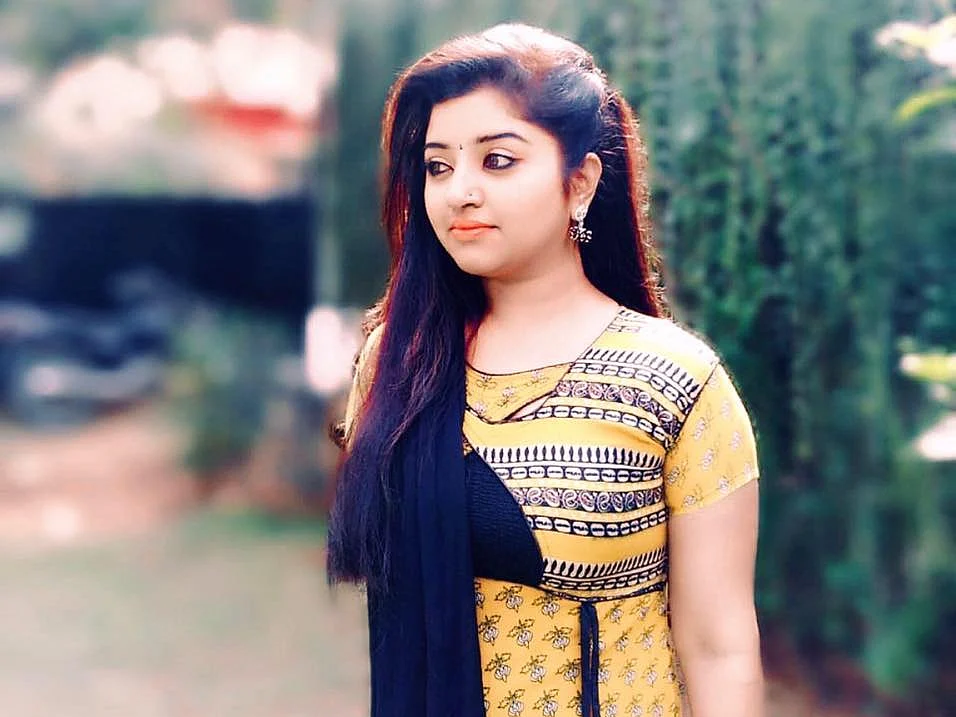 ``டான்ஸ் ஆட அனுப்பினா ரெண்டு பேரும் டிக் டொக்
பண்ணிட்டிருக்காங்க... என்னத்த சொல்ல!" - பரத் வேதனை