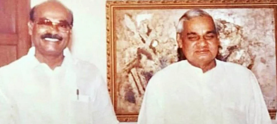 வாஜ்பாயுடன் ராமதாஸ்