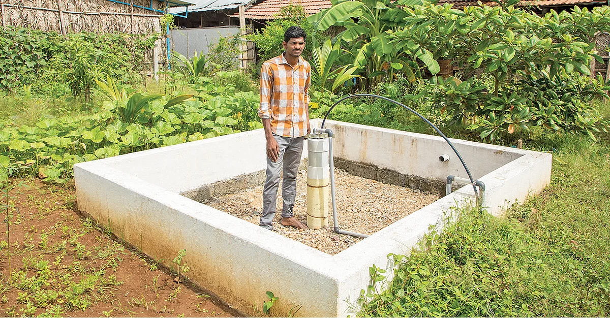போர்வெல்லில் தண்ணீர் வரவைக்கும் மழைநீர்ச் சேகரிக்கும் அமைப்பு