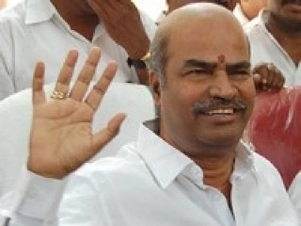 `காங்கிரஸ் கூட்டத்தில் எப்படி கலந்துகொள்ள முடியும்?'- டி.ஆர்.பாலுவின் கேள்விக்கு தங்கபாலு பதில்!