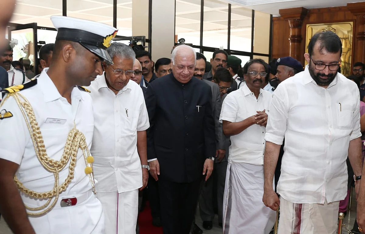 பினராயி விஜயன் - கேரள ஆளுநர் ஆரிப் முகமது கான்