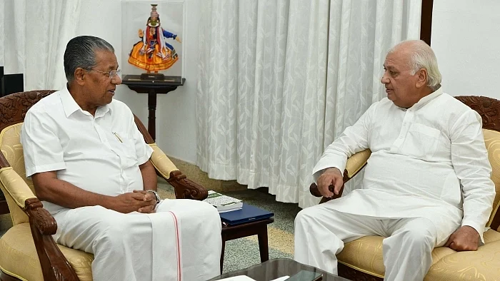 பினராயி விஜயன் மற்றும் ஆரிப் முகமது கான்