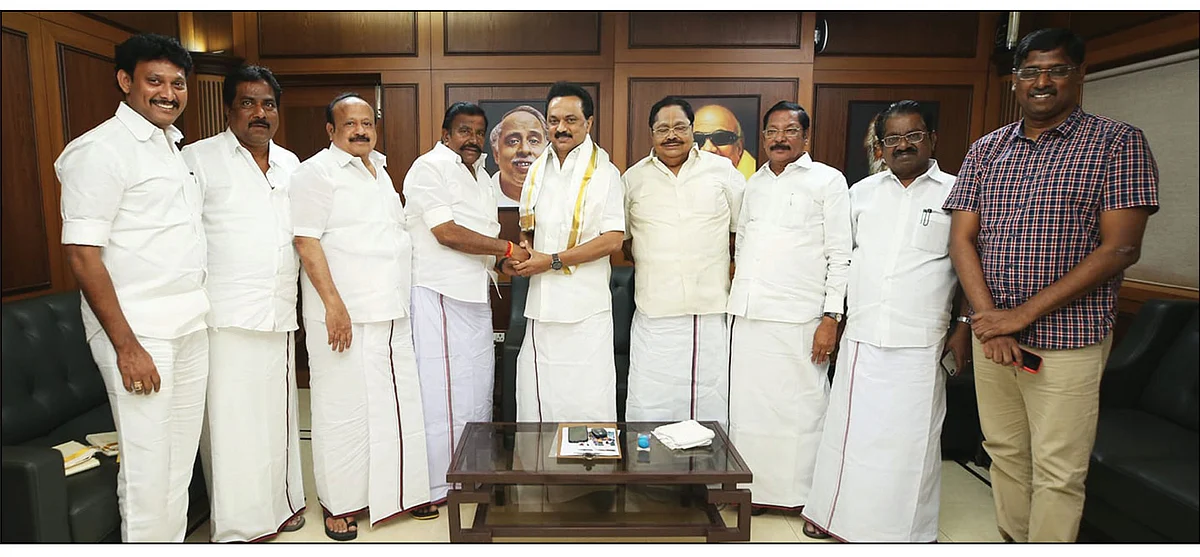 ஸ்டாலினைச் சந்தித்து வாழ்த்து பெற்ற தி.மு.க. முதன்மைச் செயலாளர் கே.என்.நேரு
