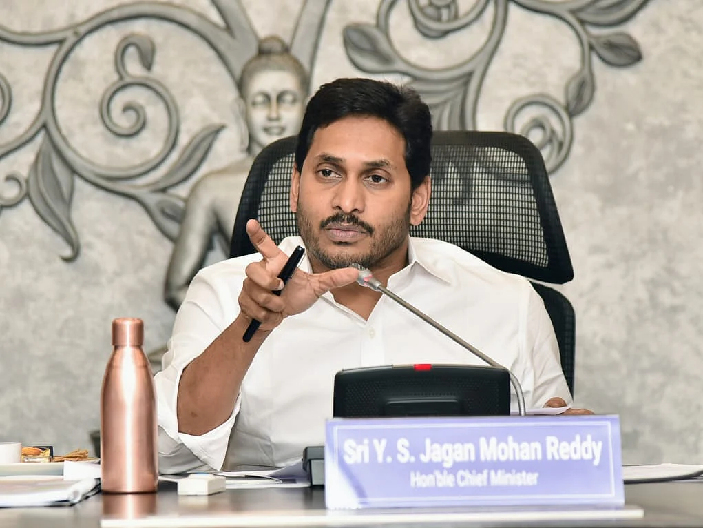 `செக் வைத்த சந்திரபாபு நாயுடு.. காலியான ஒய்.எஸ்.ஆர் கான்செப்ட்!'- பலிக்காத ஜெகனின் `மேலவை' கணக்கு