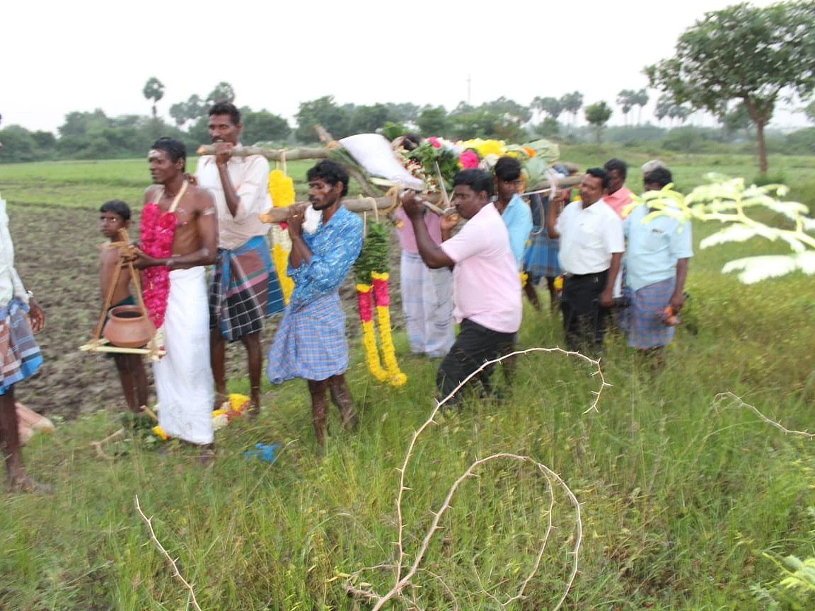 `வரப்புதான் பாதை; 108-க்கு வழி இல்லை!'- பழங்குடியின பெண் சாமந்திக்கு நடந்த சோகம்!