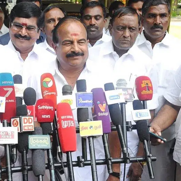 பத்திரிகையாளர் சந்திப்பில் அமைச்சர் கருப்பணன்