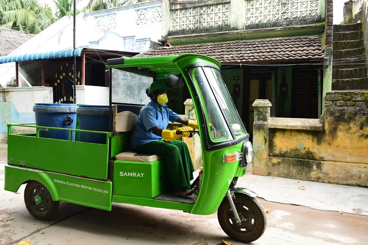 துப்புரவு பணியாளர்கள்