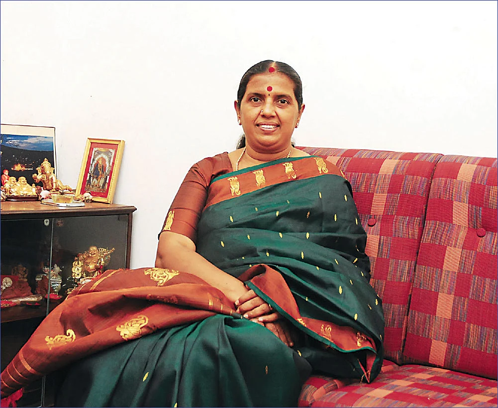 ரேவதி சண்முகம்