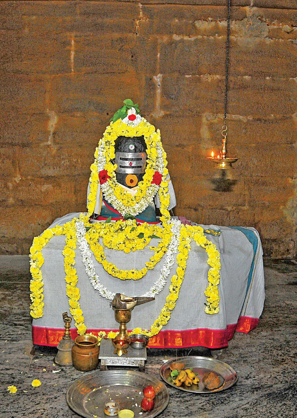 இளம்பிறை நாயகர்