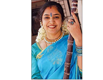 தமிழச்சி தங்கபாண்டியன்