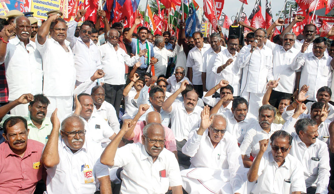 தனியார்மயமாக்கலை எதிர்த்து சென்னையில் கம்யூனிஸ்ட் கட்சி போராட்டம்