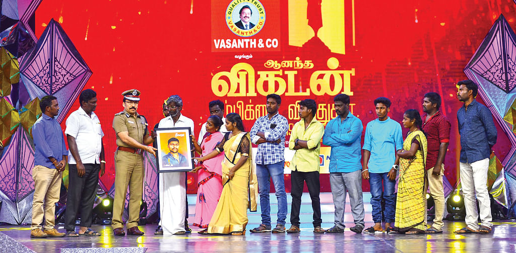 மகிழ்ச்சி... நெகிழ்ச்சி... எழுச்சி நம்பிக்கை விருதுகள் விழா!