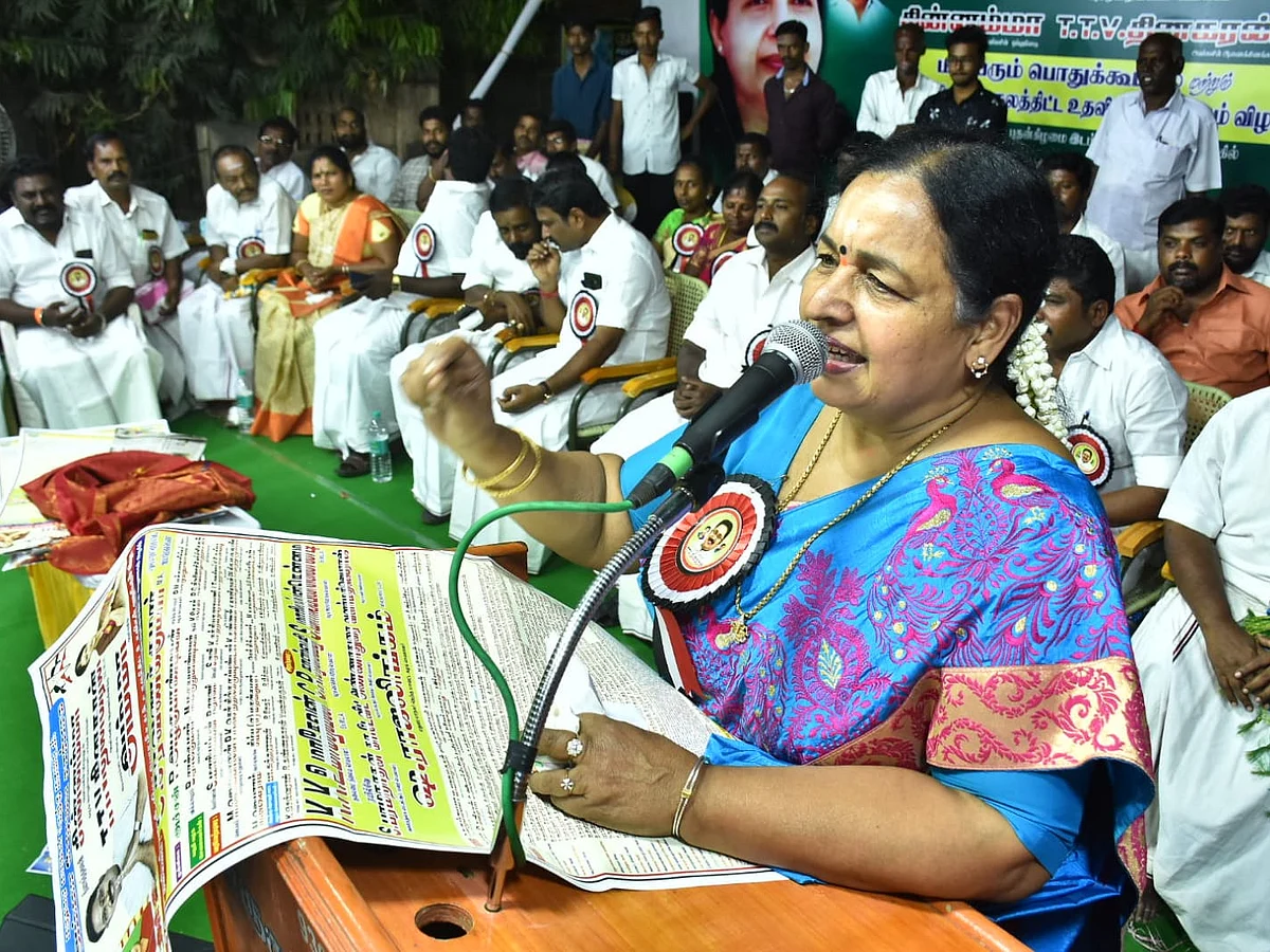 ஜெயலலிதாவுக்கு ஏன் நன்றி சொல்லவில்லை? -3 ஆண்டு சாதனை விளம்பரத்தால் கொதிக்கும் சி.ஆர்.சரஸ்வதி