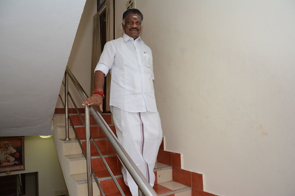 பன்னீர்செல்வம்
