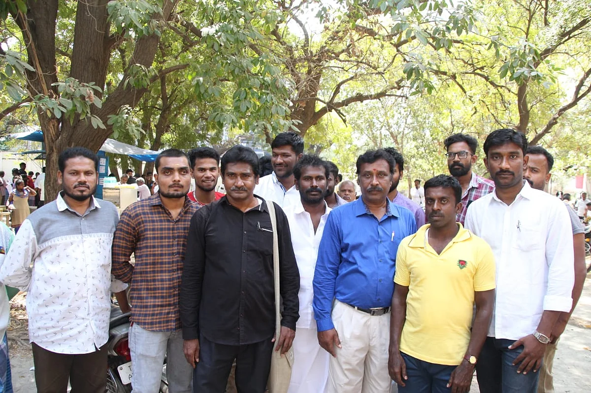 முகிலன்