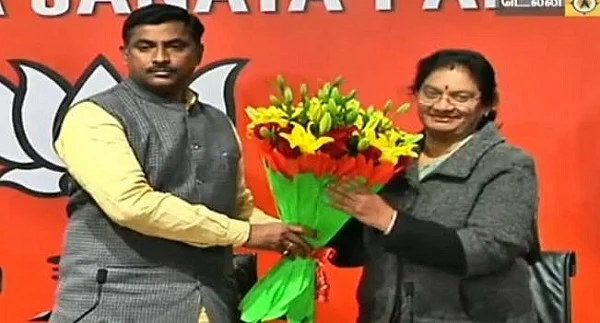 முரளிதரராவுடன் சசிகலா புஷ்பா