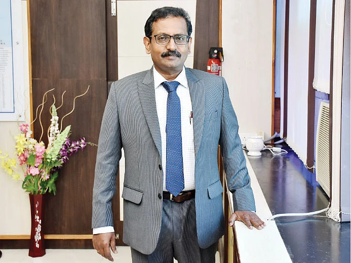 ‘எல்.ஐ.சி’ தென் மண்டல மேலாளர் க.கதிரேசன்
