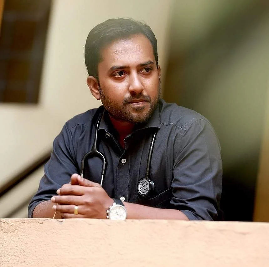 அவசர சிகிச்சை மருத்துவர் கதிரவன்