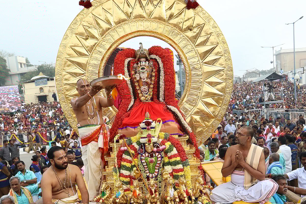 திருப்பதியில் மட்டும் தரிசனத்துக்கு ஏன் இவ்வளவு தாமதமாகிறது தெரியுமா? - காரணம் இதுதான்!