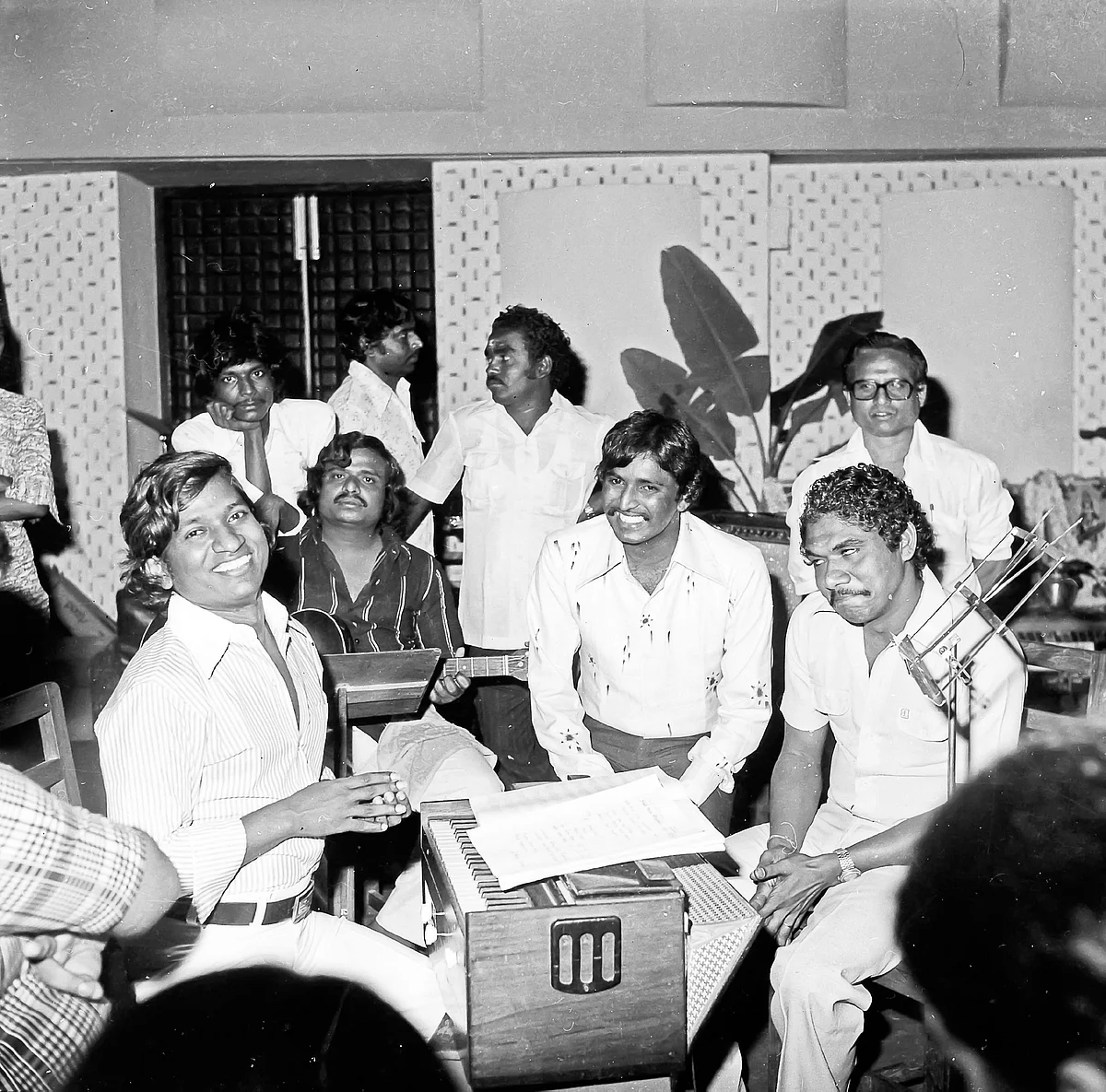 இன்னும் அந்த வானம் சேதி சொல்கிறது!
