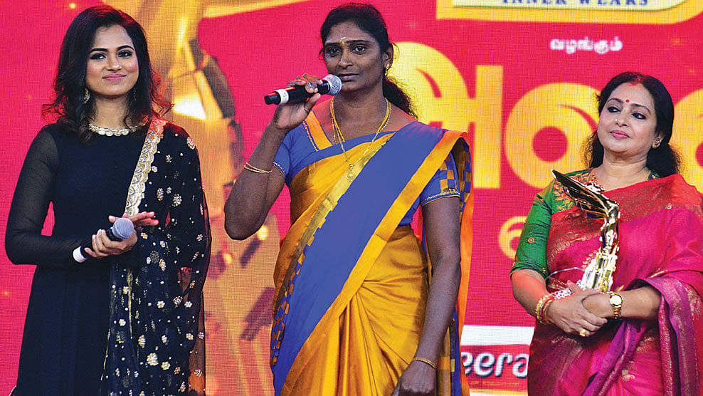 பசுமைப் பெண் விருது பெற்ற தமிழ்ச்செல்வி