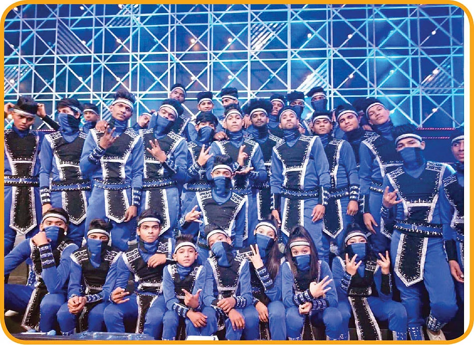 V - Unbeatable குழு