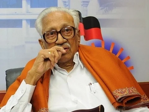 கருணாநிதியின் நண்பர் மட்டுமல்ல ஆசிரியருமாகிய பேராசிரியர் க.அன்பழகன்! #HBD100