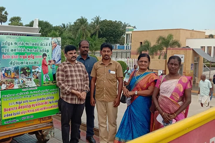விழிப்புணர்வு பயணம் தொடங்கிய ஆட்டோ ஓட்டுநர்.