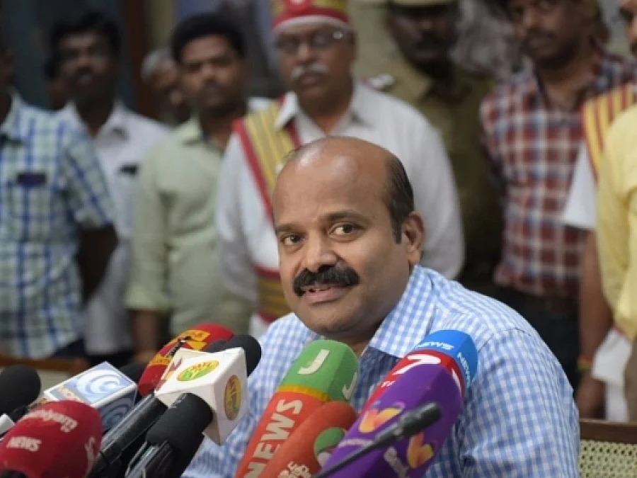 `1 மணிநேரத்துக்குள் தகவல் வரவில்லையென்றால்?'-லாட்ஜ் உரிமையாளர்களை எச்சரித்த வேலூர் கலெக்டர்#corona