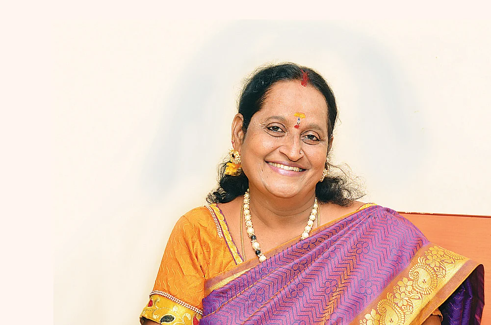 மீனாட்சி சிவதாஸ்