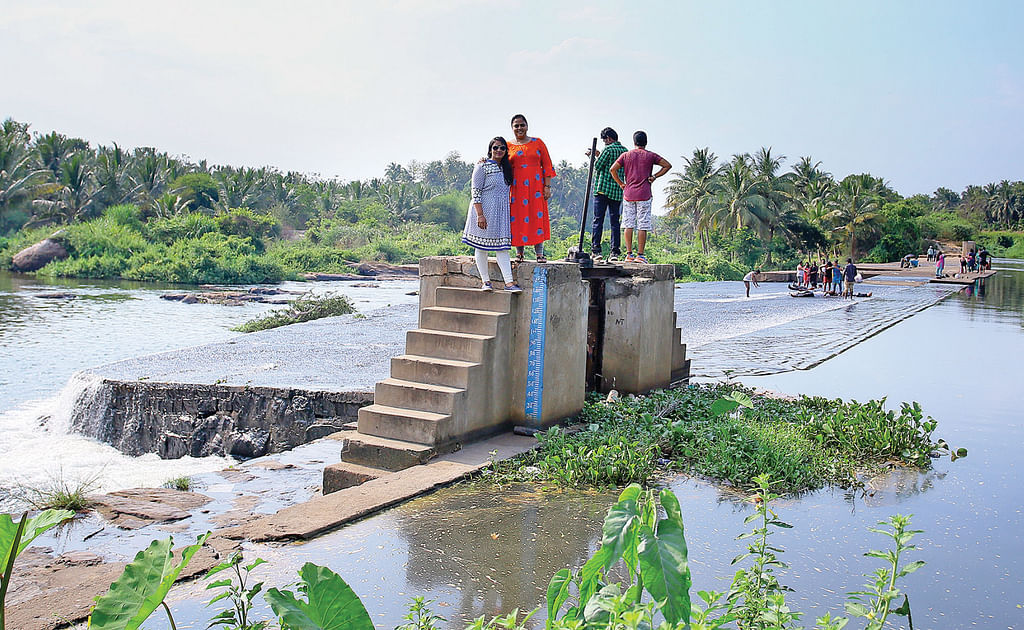 ஆத்துப்பாறை - `வின்னர்’ படத்தில் பெண் சிங்கங்களுக்குப் பாதுகாப்பாக வடிவேலு குளிப்பாரே... அதே லொக்கேஷன்.