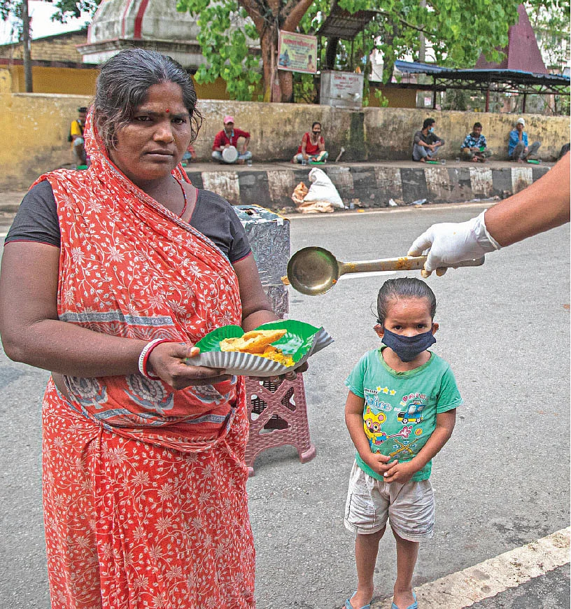 பசியால் வாடும் ஏழைகள்