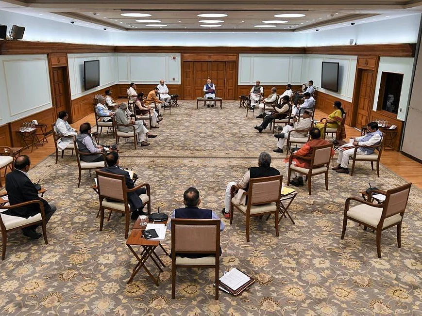 அரசுக்கு எதிரான கருத்துகளை மட்டுப்படுத்தத் திட்டம் - 9 மத்திய அமைச்சர்களின் ரகசிய ரிப்போர்ட்!