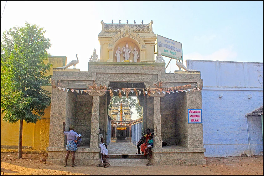 பச்சைத் தண்ணீரில் விளக்கெரிந்த அற்புதம்!