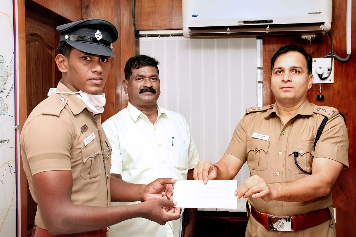 காவலர் சையது அபுதாஹிர்